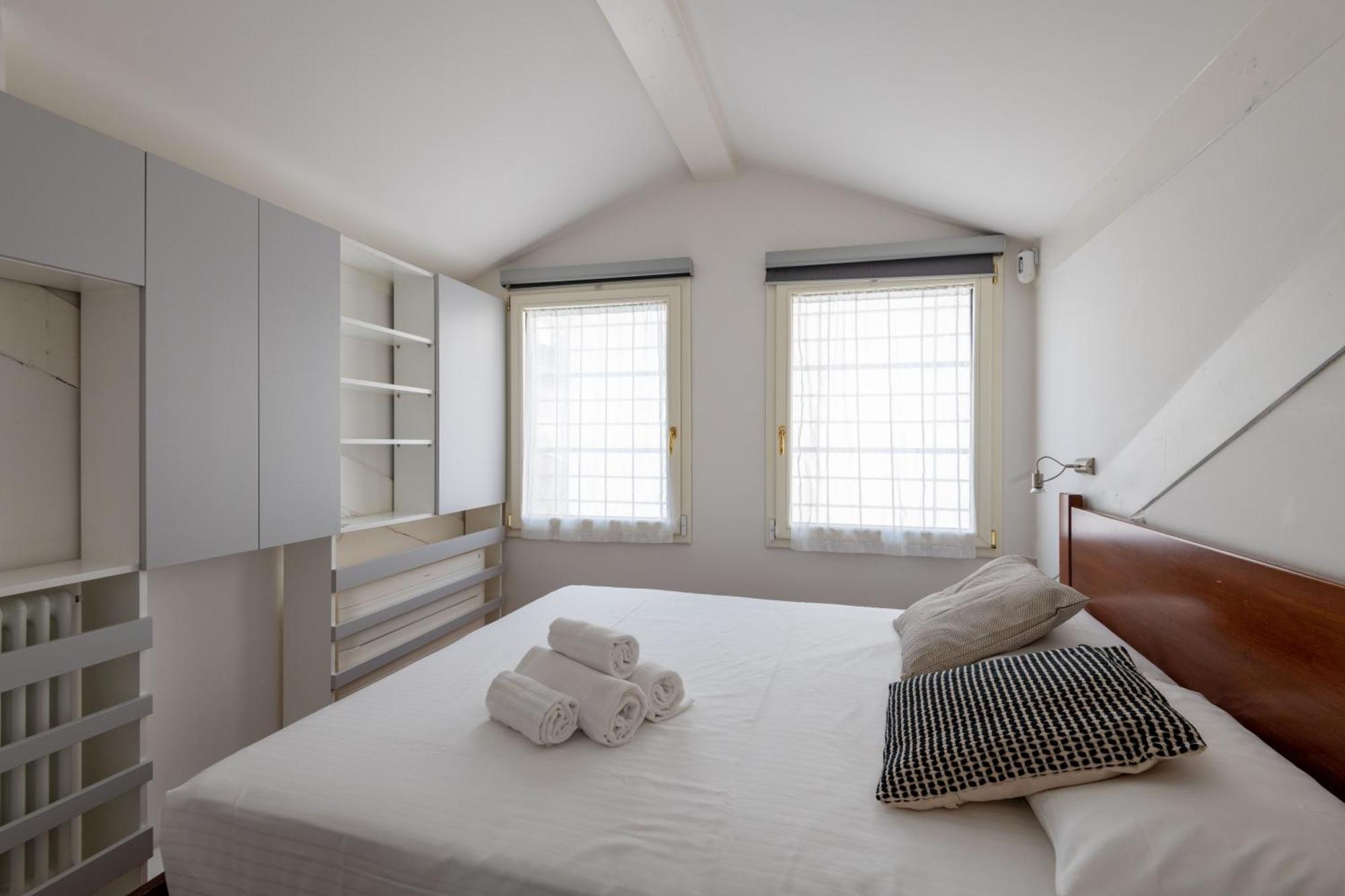 Milano Apartments S Agostino - Porta Genova Eksteriør bilde