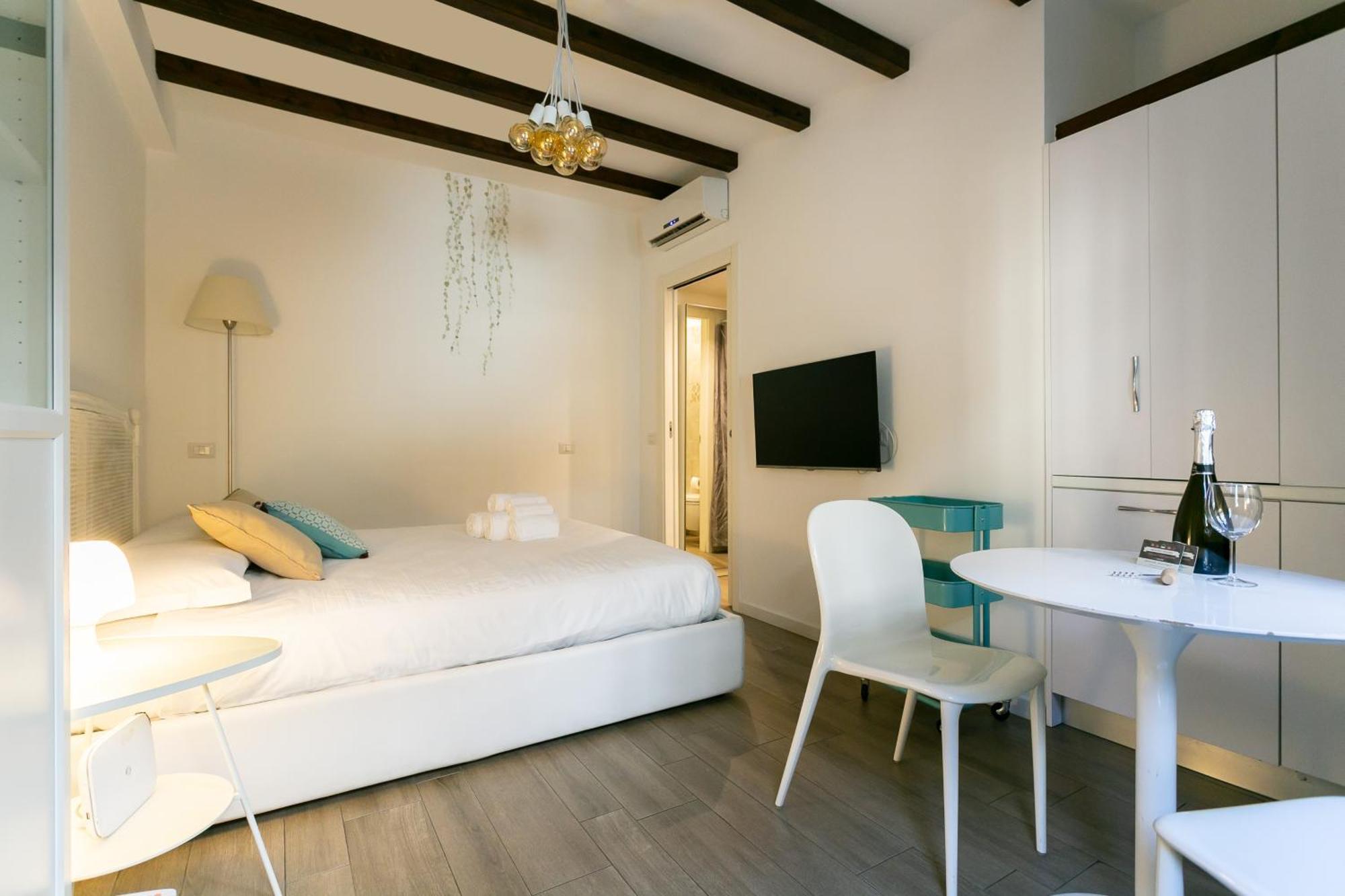 Milano Apartments S Agostino - Porta Genova Eksteriør bilde