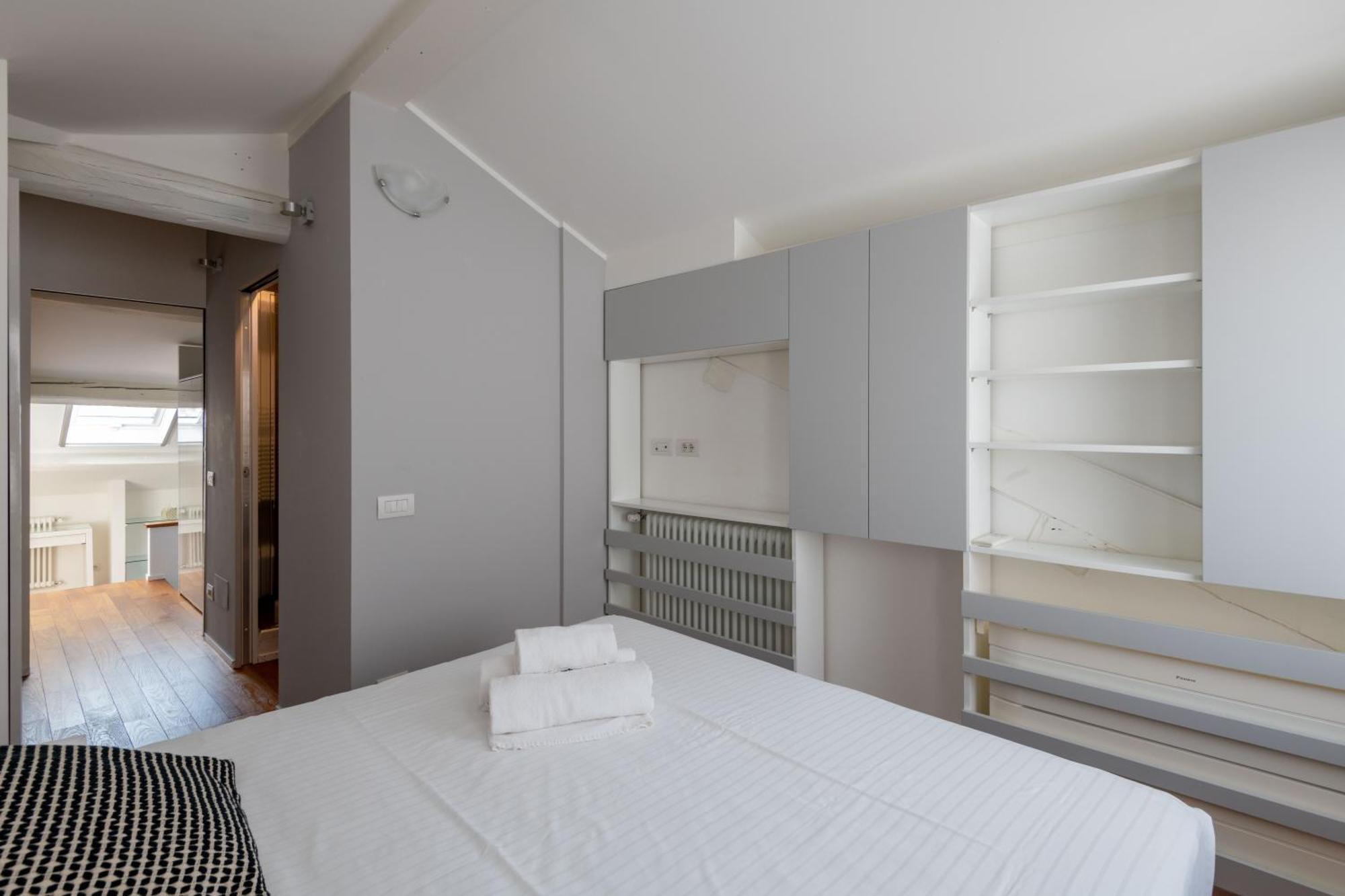 Milano Apartments S Agostino - Porta Genova Eksteriør bilde