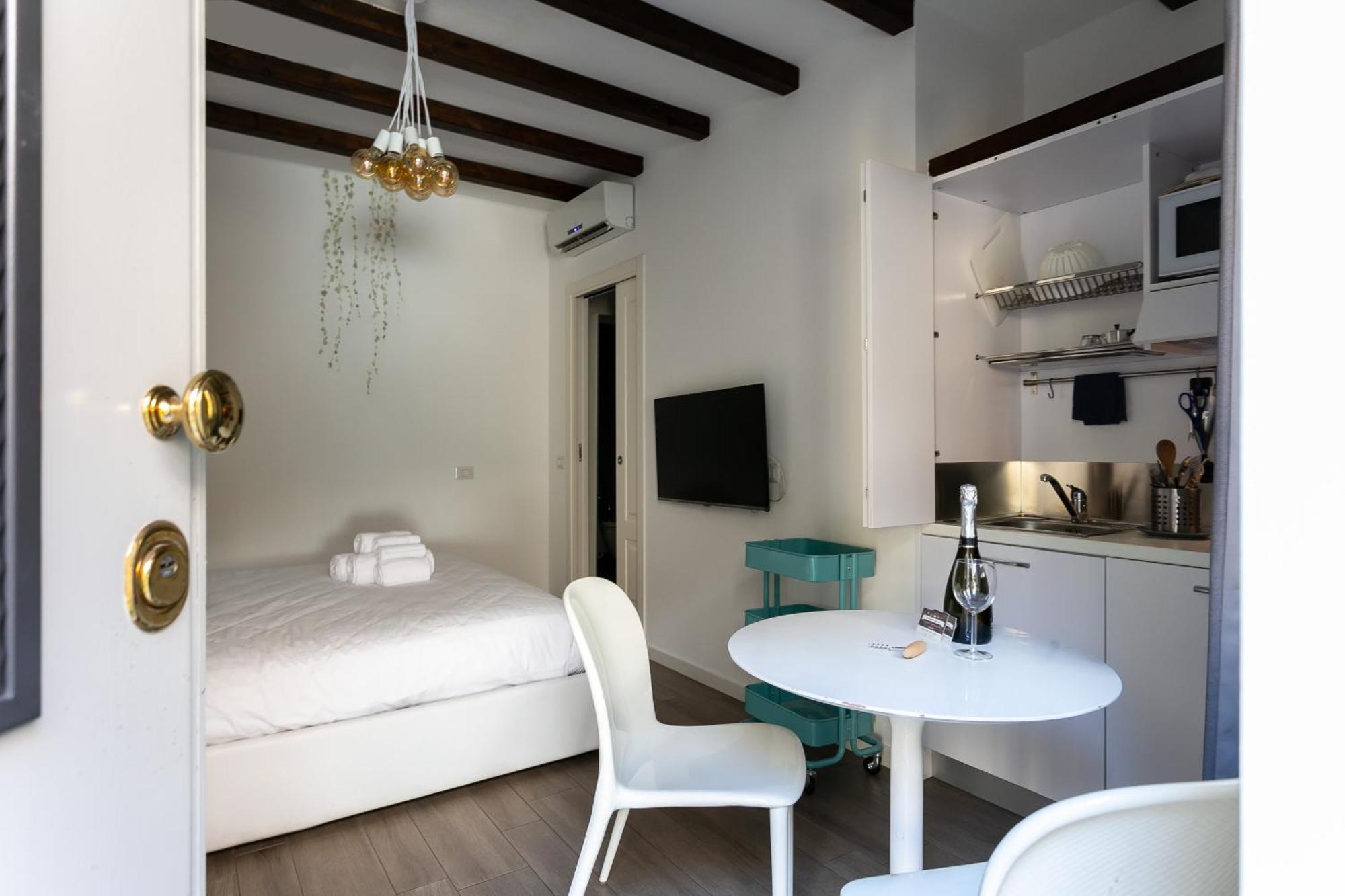 Milano Apartments S Agostino - Porta Genova Eksteriør bilde